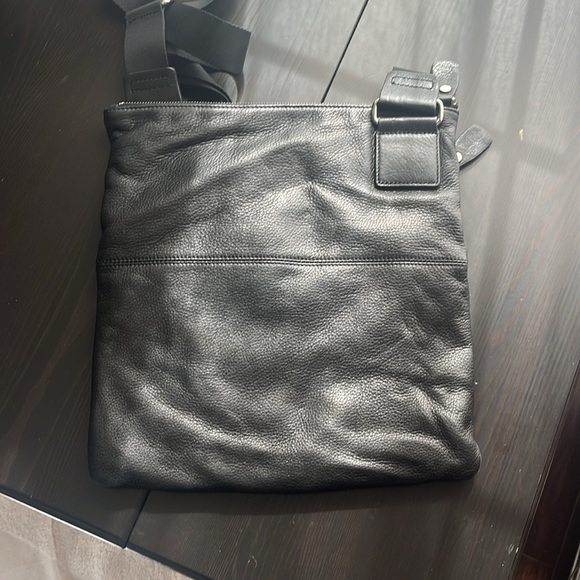 Margot Bags Black Genuine Leather Triple Zipper Crossbody Purse Bag - Picture 2 of 4